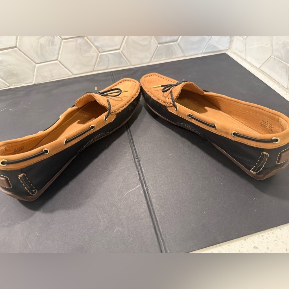 Driver Club USA Woman’s Premium Leather Loafers Nantucket Sz 9 Tan & Black Bow - Picture 9 of 12